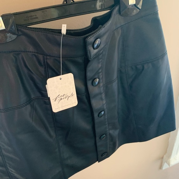 Free People, Black Faux Leather Skirt, size 0 - Picture 2 of 3